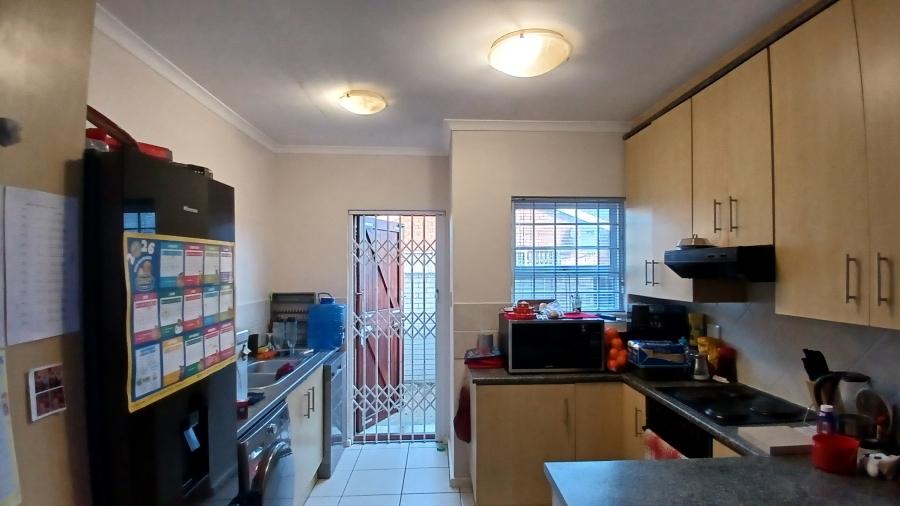 To Let 2 Bedroom Property for Rent in Glenroy Park Eastern Cape